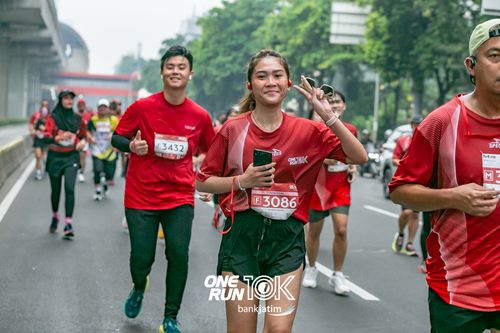 Race photo from ONE RUN 10 K