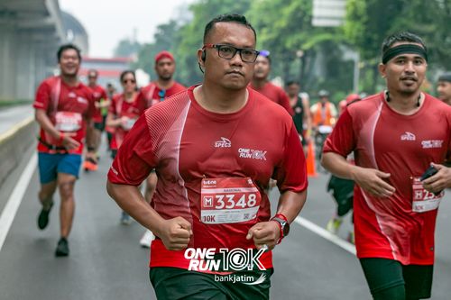 Race photo from ONE RUN 10 K