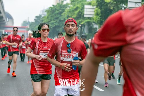 Race photo from ONE RUN 10 K