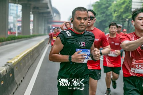 Race photo from ONE RUN 10 K