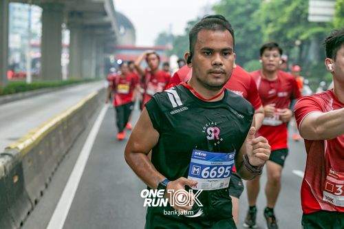 Race photo from ONE RUN 10 K