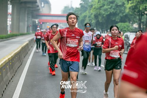 Race photo from ONE RUN 10 K