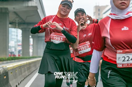 Race photo from ONE RUN 10 K