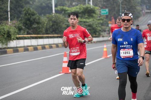 Race photo from ONE RUN 10K 2025