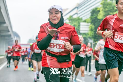Race photo from ONE RUN 10 K
