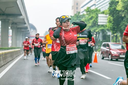 Race photo from ONE RUN 10 K