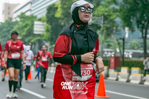 Race photo from ONE RUN 10 K