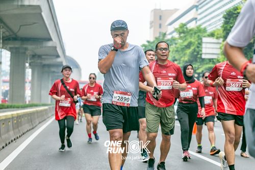 Race photo from ONE RUN 10 K