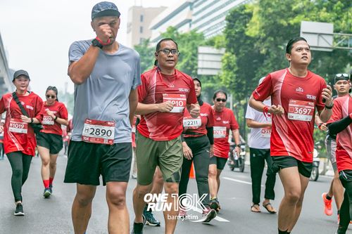 Race photo from ONE RUN 10 K