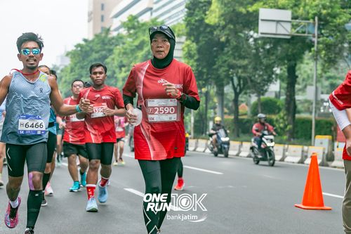 Race photo from ONE RUN 10 K
