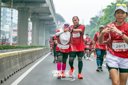 Race photo from ONE RUN 10 K