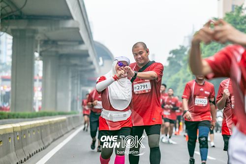 Race photo from ONE RUN 10 K