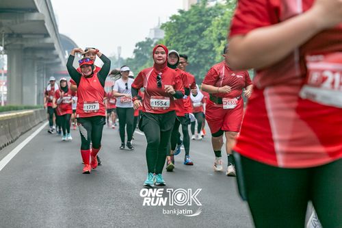 Race photo from ONE RUN 10 K