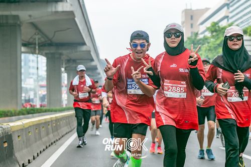 Race photo from ONE RUN 10 K
