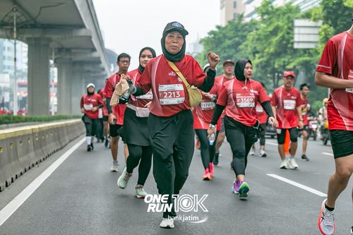 Race photo from ONE RUN 10 K