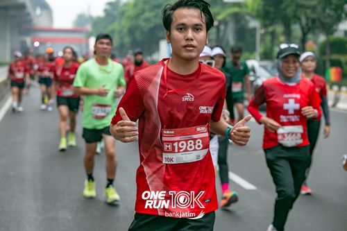 Race photo from ONE RUN 10 K