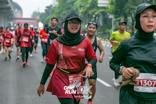 Race photo from ONE RUN 10 K