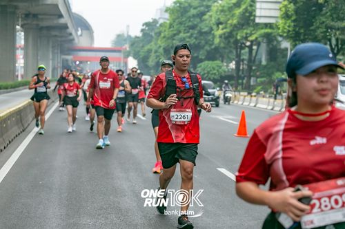 Race photo from ONE RUN 10 K