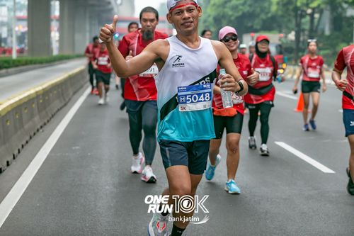 Race photo from ONE RUN 10 K