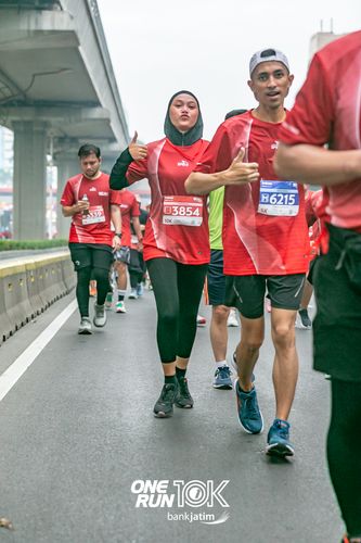 Race photo from ONE RUN 10 K