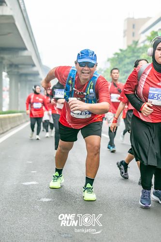 Race photo from ONE RUN 10 K