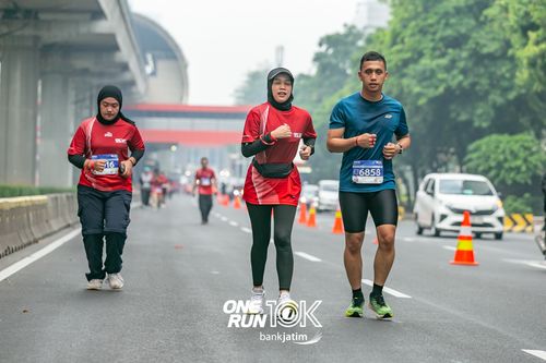 Race photo from ONE RUN 10 K