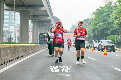 Race photo from ONE RUN 10 K