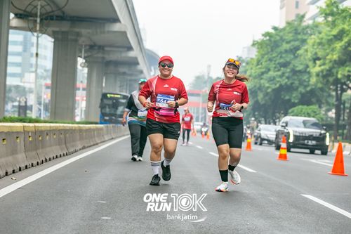 Race photo from ONE RUN 10 K