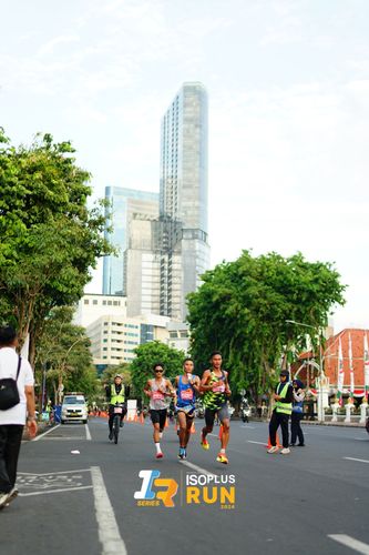 Race photo from Isoplus Run 2024 Surabaya