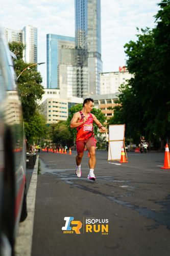 Race photo from Isoplus Run 2024 Surabaya