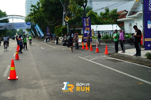 Race photo from Isoplus Run 2024 Surabaya