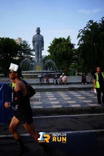 Race photo from Isoplus Run 2024 Surabaya