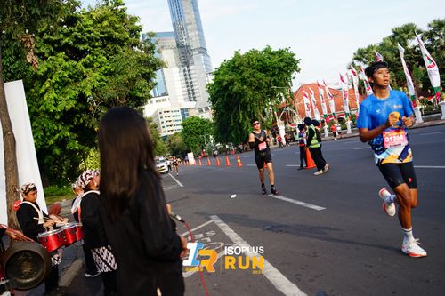 Race photo from Isoplus Run 2024 Surabaya