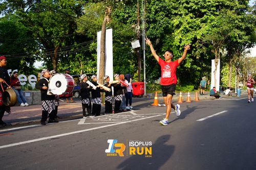 Race photo from Isoplus Run 2024 Surabaya