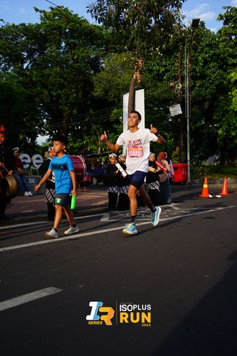 Race photo from Isoplus Run 2024 Surabaya