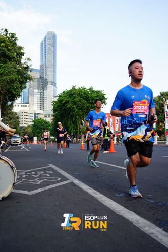 Race photo from Isoplus Run 2024 Surabaya