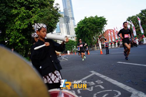 Race photo from Isoplus Run 2024 Surabaya