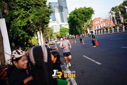 Race photo from Isoplus Run 2024 Surabaya