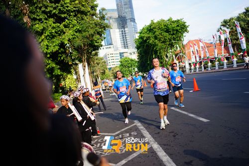 Race photo from Isoplus Run 2024 Surabaya