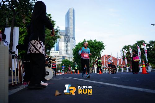 Race photo from Isoplus Run 2024 Surabaya
