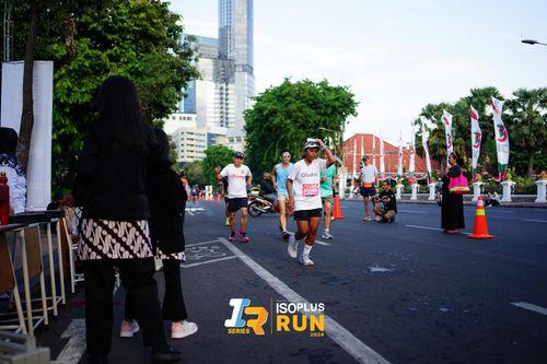 Race photo from Isoplus Run 2024 Surabaya