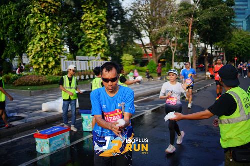 Race photo from Isoplus Run 2024 Surabaya