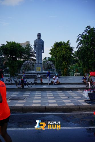 Race photo from Isoplus Run 2024 Surabaya