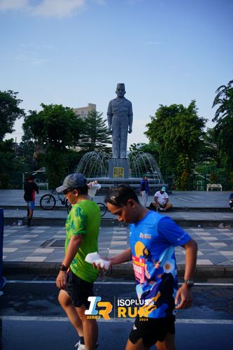 Race photo from Isoplus Run 2024 Surabaya