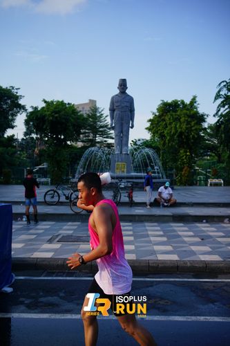 Race photo from Isoplus Run 2024 Surabaya
