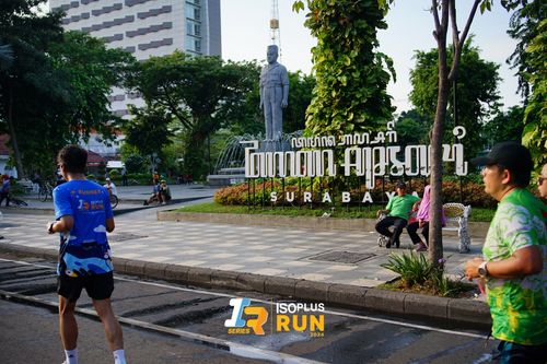 Race photo from Isoplus Run 2024 Surabaya