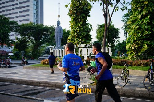 Race photo from Isoplus Run 2024 Surabaya