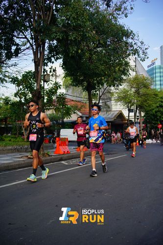 Race photo from Isoplus Run 2024 Surabaya
