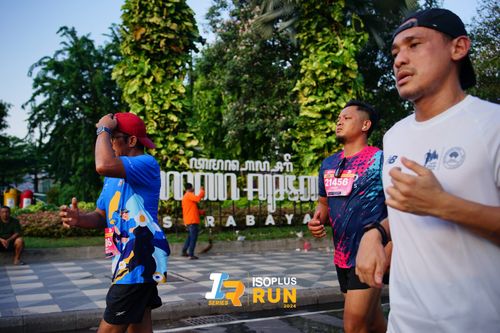 Race photo from Isoplus Run 2024 Surabaya
