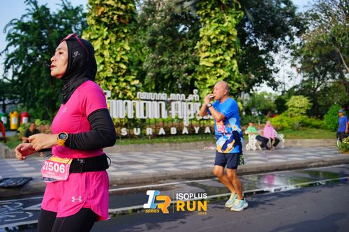 Race photo from Isoplus Run 2024 Surabaya